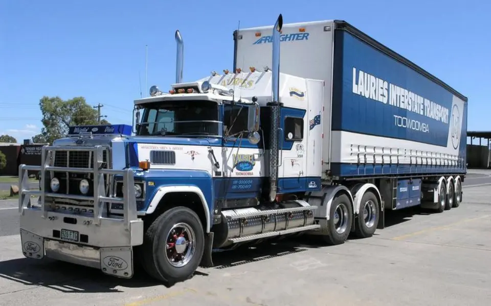 Poukisa kamyon domestik yo pa montre tiyo echapman yo anlè?